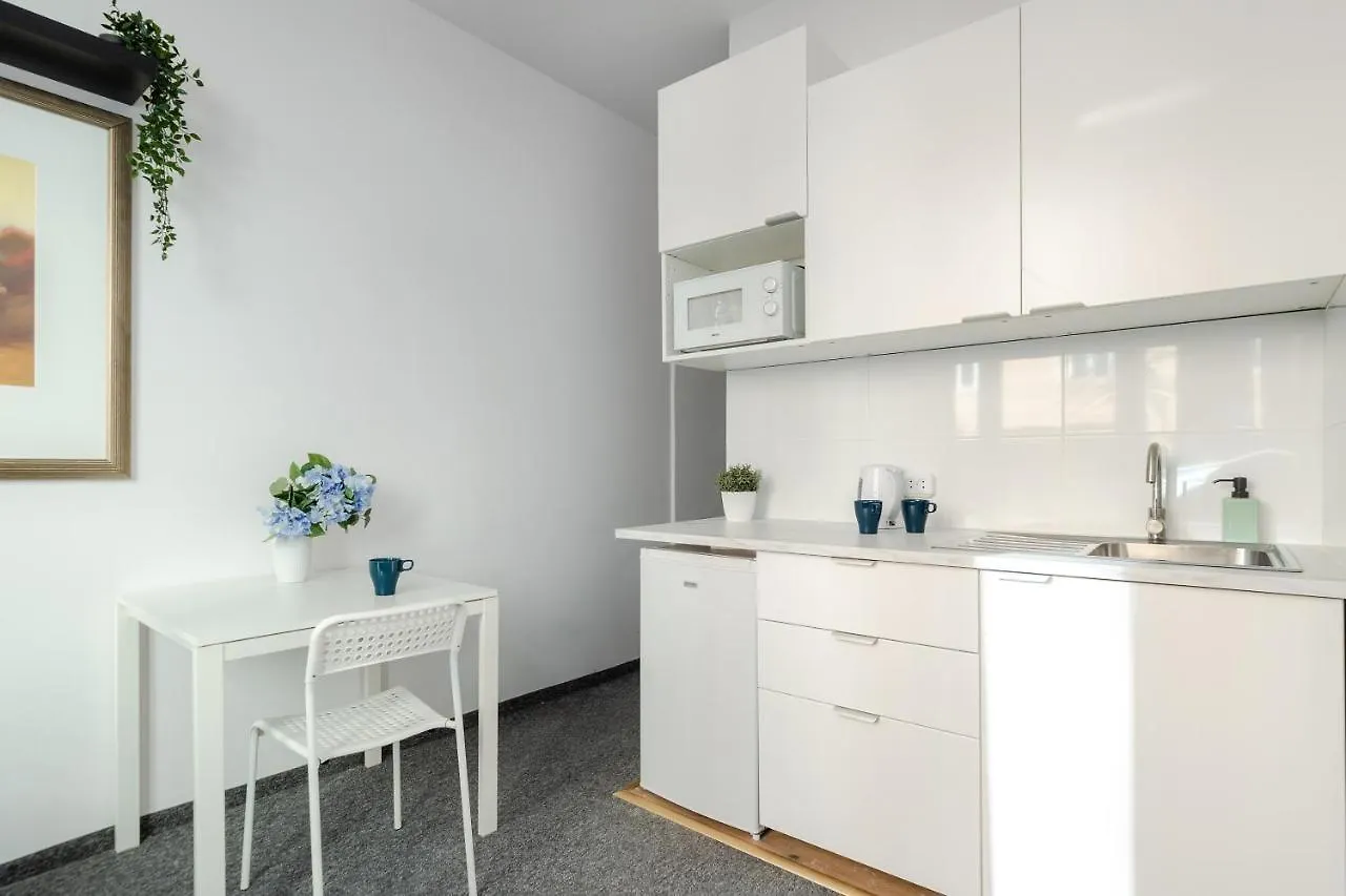 アパート Ministudio W Hostel Solec50 By Metro Station Centrum Kopernika Elektrownia Powisle 23 Unit ワルシャワ